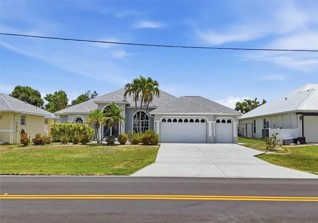 Photo 1 of Single family home for sale at 885 Rotonda Cir, Rotonda West, FL 33947 | MLS# O6400168 | Listing updated on 2026-08-17
