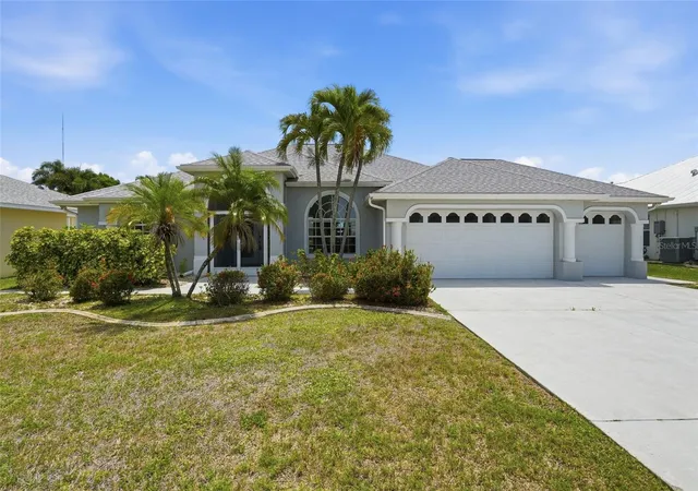 Photo 2 of Single family home for sale at 885 Rotonda Cir, Rotonda West, FL 33947 | MLS# O6400168 | Listing updated on 2026-08-17