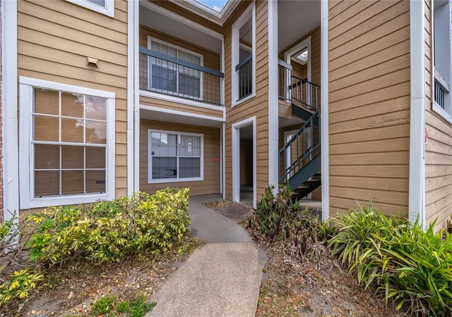 3rd image of 4367 Thornbriar Ln, Orlando, FL 32822