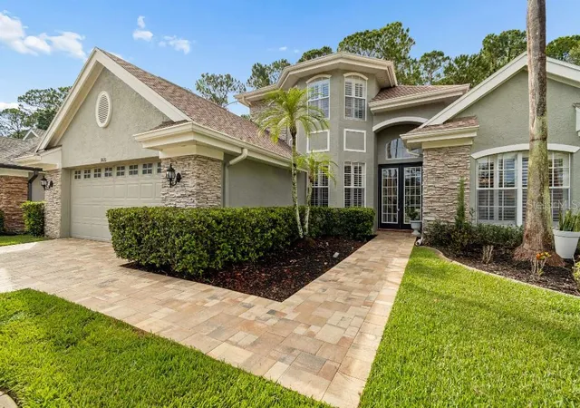 Photo 2 of Single family home for sale at 9820 Gretna Green Dr, Tampa, FL 33626 | MLS# TB8498890 | Listing updated on 2026-09-01