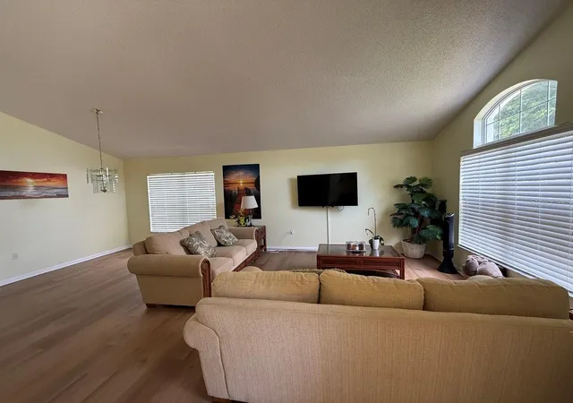 Photo 2 of Single family home for sale at 318 Langham Dr, Davenport, FL 33897 | MLS# O6400171 | Listing updated on 2026-08-17
