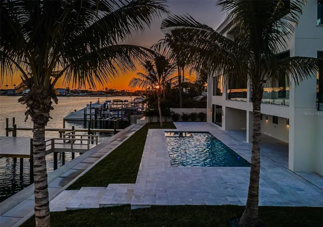 4th image of 236 Howard Dr, Belleair Beach, FL 33786 | MLS# TB8498906