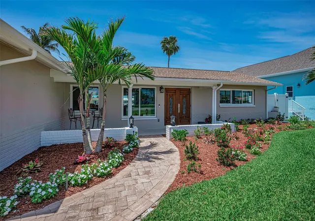 Homes for sale in Treasure Island, FL | 11800 7Th St E, Treasure Island, FL 33706 | MLS# TB8498942