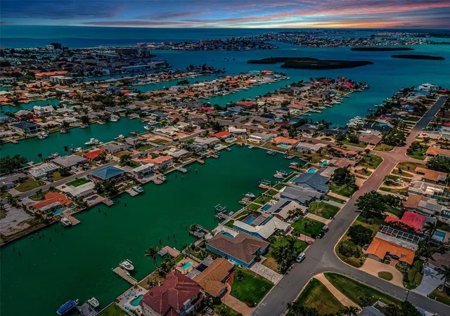 Homes for sale in Treasure Island, FL | 11800 7th St E, Treasure Island, FL 33706 | MLS# TB8498942