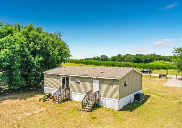 3rd image of 8108 Sergeant Pepper Dr, Howey In The Hills, FL 34737 | MLS# G5111162