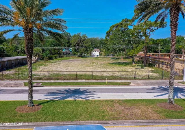 2nd image of 670 S Yonge St, Ormond Beach, FL 32174 | MLS# V4948574