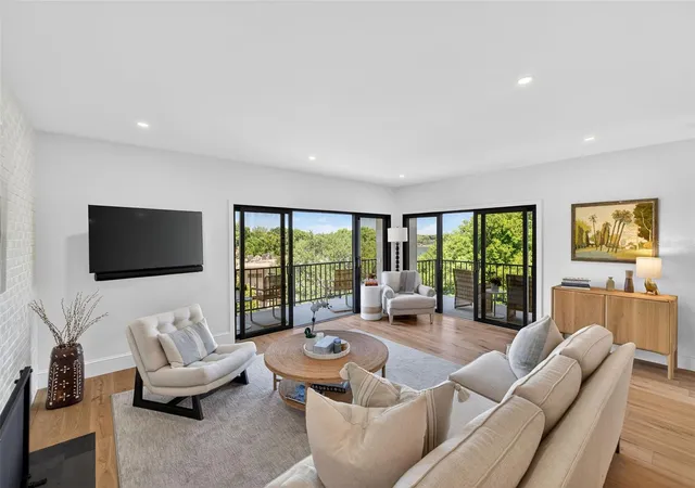 Photo 3 of Condo for sale at 106 S Interlachen Ave #518, Winter Park, FL 32789 | MLS# O6400228 | Listing updated on 2026-09-24