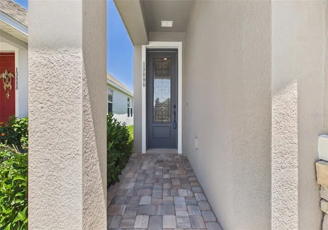 Photo 3 of House for sale at 13890 Kingfisher Glen Dr, Lithia, FL 33547 | MLS# TB8498961 | Listing updated on 2026-09-29