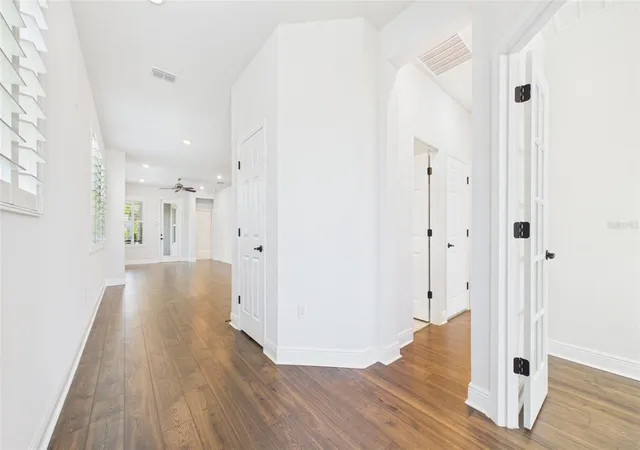 Photo 4 of House for sale at 13890 Kingfisher Glen Dr, Lithia, FL 33547 | MLS# TB8498961 | Listing updated on 2026-09-29