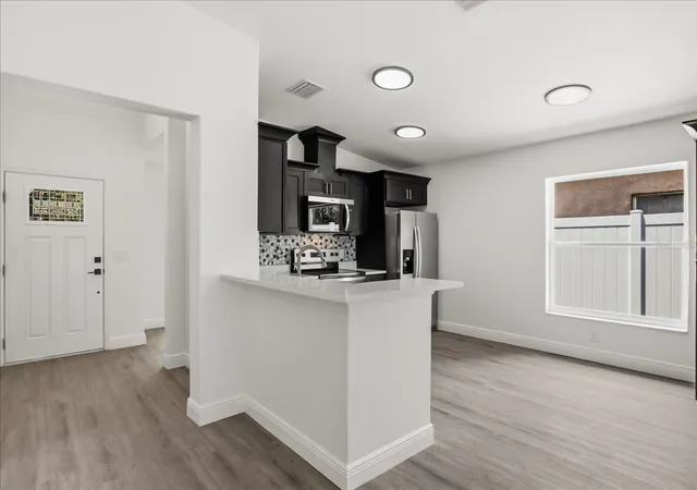 Photo 3 of Single family home for sale at 710 Beecher St, Leesburg, FL 34748 | MLS# G5111168 | Listing updated on 2026-10-03