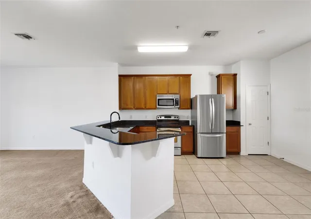 Listing Photo 4 - Condo for sale in building located at 5328 Mang Pl, SARASOTA, FL 34238 - Unit #1305
