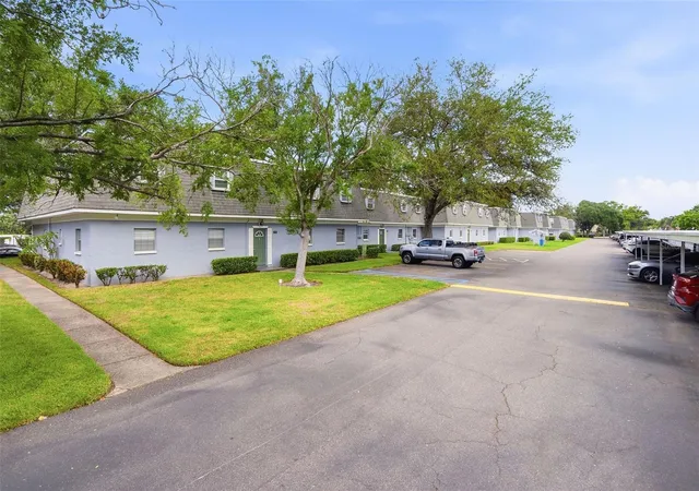17th image of 1715 Belleair Forest Dr #A, Belleair, FL 33756 | MLS# TB8499063