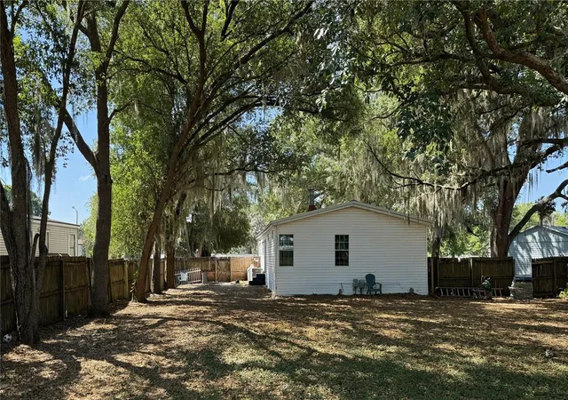 Photo 3 of Sale Pending at 4817 Rollinglen Loop W, Lakeland, FL 33810 | MLS# P4938484 | Listing updated on 2026-10-29