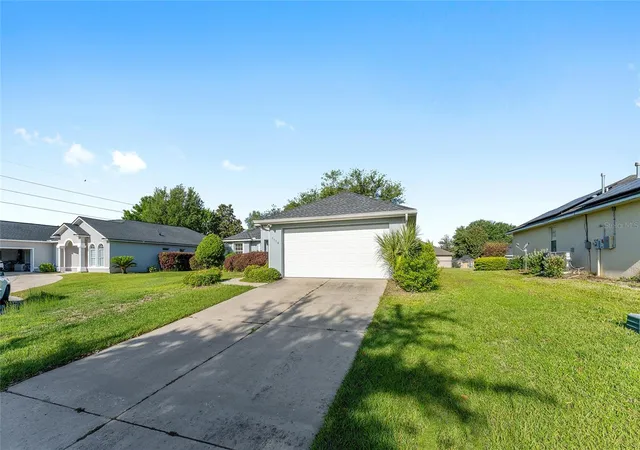 Photo 3 of Single family home for sale at 6550 SW 50th Court, Ocala, FL 34474 | MLS# OM723024 | Listing updated on 2026-07-25