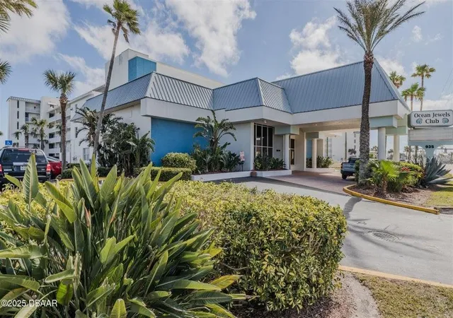 Photo 1 of Condo for sale at 935 S Atlantic Ave #128, Daytona Beach, FL 32118 | MLS# V4948581 | Listing updated on 2026-10-08