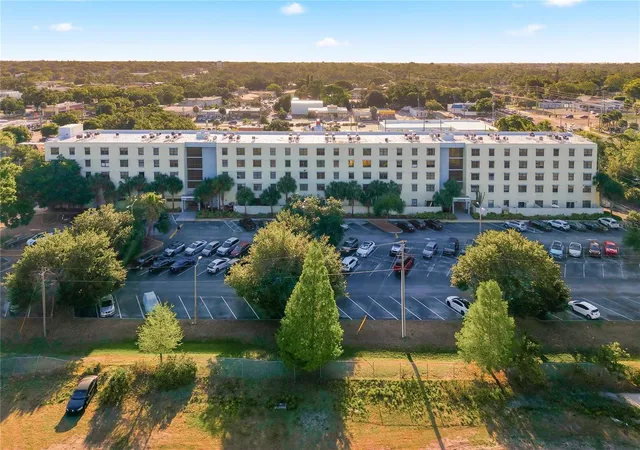 4th image of 701 S Madison Ave #420, Clearwater, FL 33756 | MLS# TB8499082