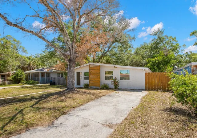 Homes for sale in Saint Petersburg, FL | 2356 Kingston St S, Saint Petersburg, FL 33711 | MLS# TB8499108