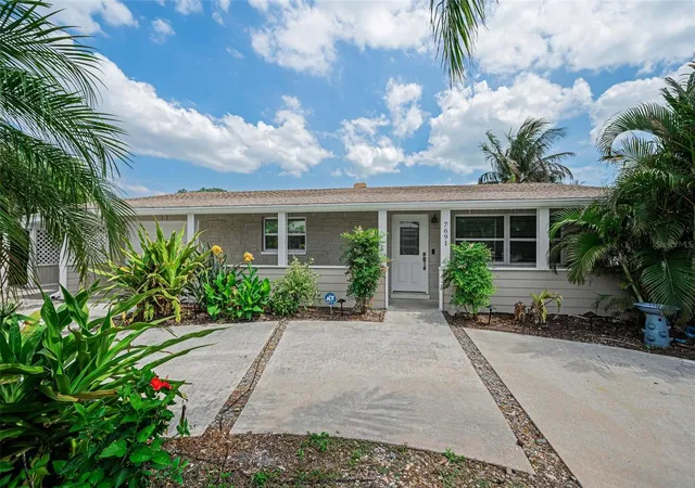 Homes for sale in St Pete Beach, FL | 7691 Coquina Wy, St Pete Beach, FL 33706 | MLS# TB8499113
