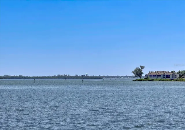 2nd image of 1801 Gulf Dr N, BRADENTON BEACH, FL 34217