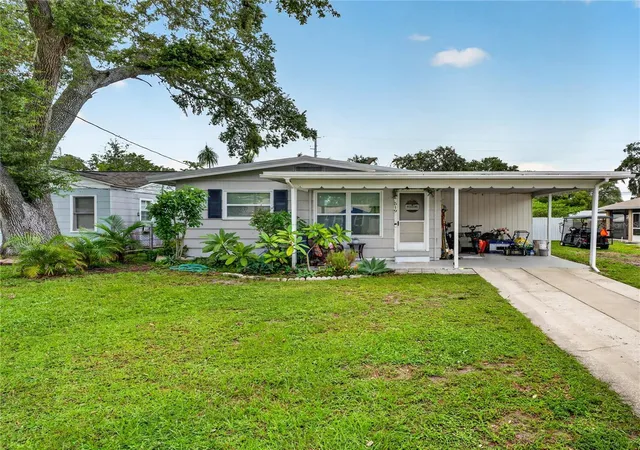 Single family home for sale at 519 Norfolk St, DUNEDIN, FL 34698 | MLS# W7884973