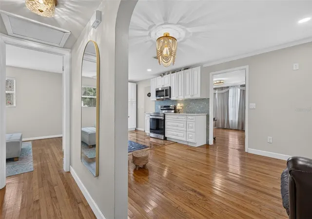 Photo 2 of Single family home for sale at 519 Norfolk St, Dunedin, FL 34698 | MLS# W7884973 | Listing updated on 2026-10-04