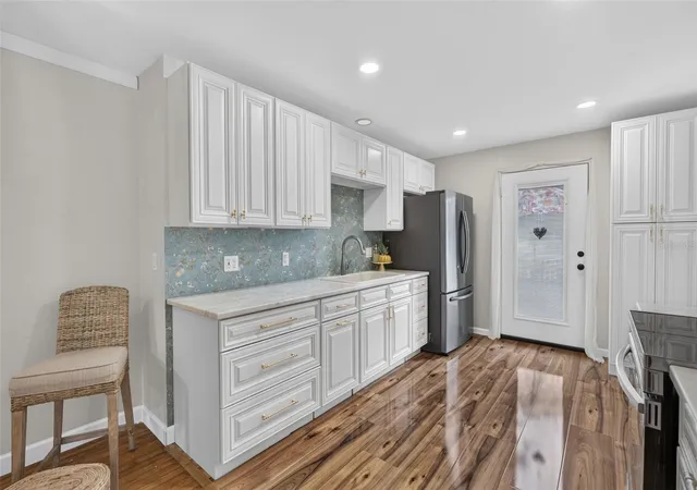 Photo 3 of Single family home for sale at 519 Norfolk St, Dunedin, FL 34698 | MLS# W7884973 | Listing updated on 2026-10-04
