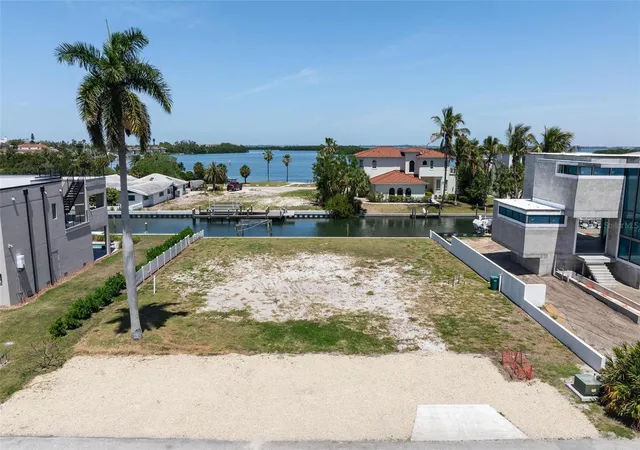 1st image of 581 Rountree Dr, Longboat Key, FL 34228 | MLS# O6400352