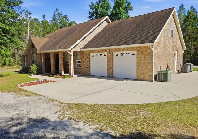 Single family home for sale at 1640 Red Dog Rd, DE LEON SPRINGS, FL 32130 | MLS# V4948584