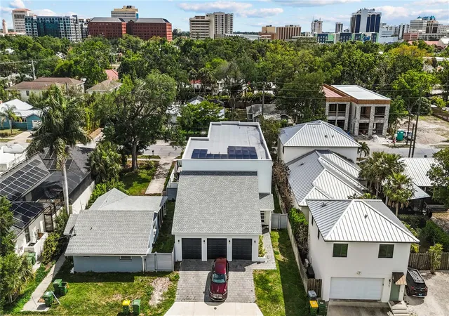 3rd image of 1755 7Th St, Sarasota, FL 34236 | MLS# GC539589