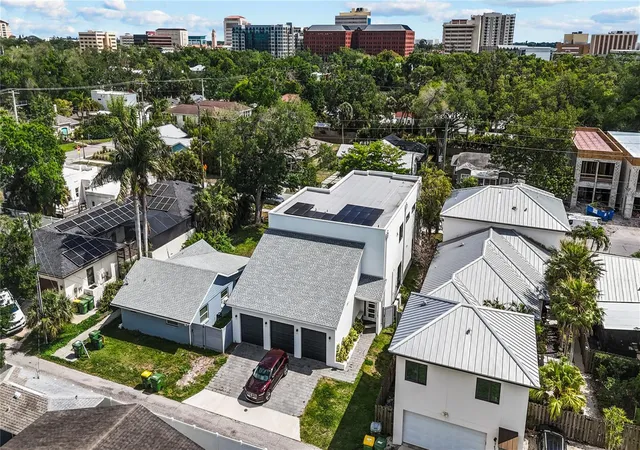 4th image of 1755 7Th St, Sarasota, FL 34236 | MLS# GC539589