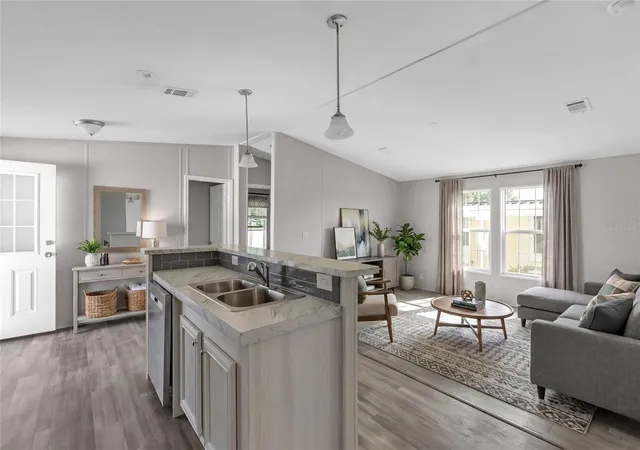 4th image of 2107 Palma Sola Blvd #13, Bradenton, FL 34209 | MLS# A4690567