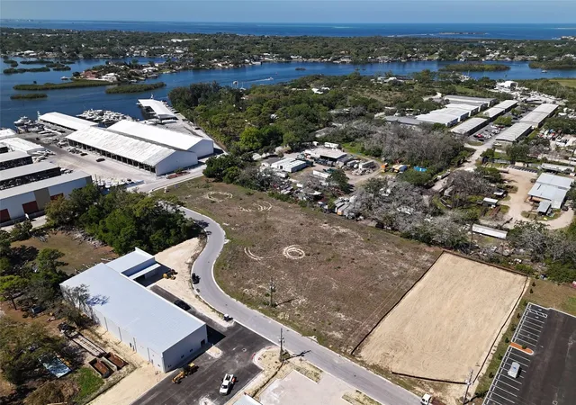 3rd image of 1484 North Bend Dr, Tarpon Springs, FL 34689 | MLS# TB8499273