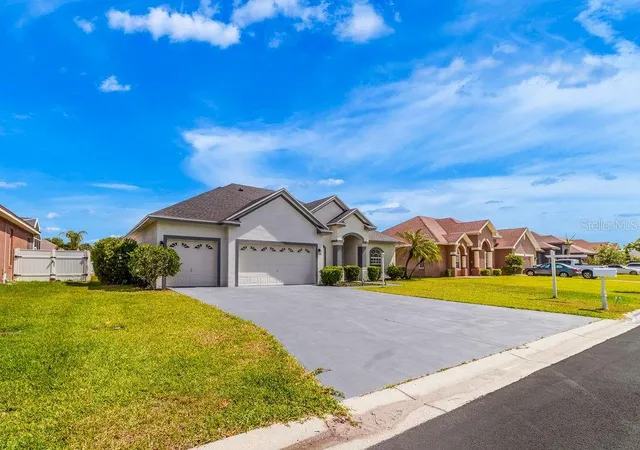 Photo 3 of Single family home for sale at 258 Terranova Blvd, Winter Haven, FL | MLS# TB8499276 | Listing updated on 2026-08-25