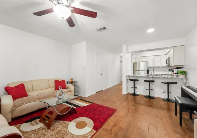 4th image of 2735 Sw 35Th Pl #903, Gainesville, FL 32608 | MLS# GC539594