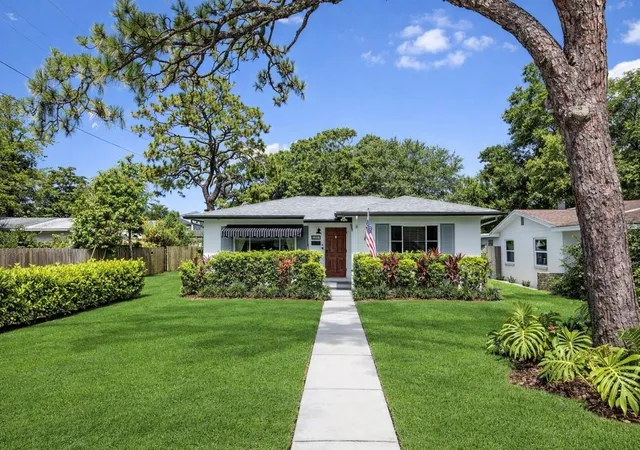 Photo 1 of Single family home for sale at 4020 Queen St N, Saint Petersburg, FL 33714 | MLS# TB8499325 | Listing updated on 2026-10-05