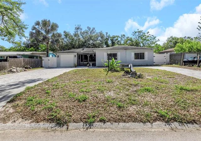3rd image of 2025 Temple Ter, Clearwater, FL 33764 | MLS# S5148158