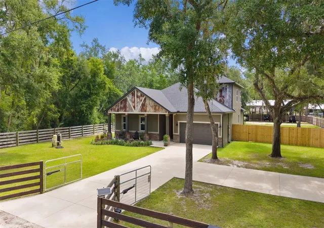 Homes for sale in Weirsdale, FL | 16189 Se 190th Ave, Weirsdale, FL 32195 | MLS# TB8499329