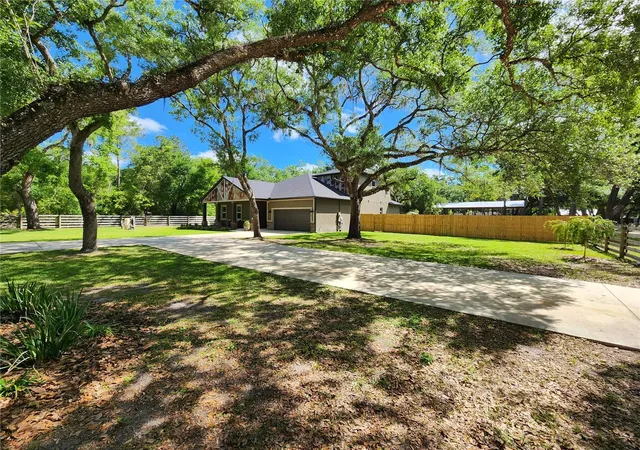 Homes for sale in Weirsdale, FL | 16189 Se 190Th Ave, Weirsdale, FL 32195 | MLS# TB8499329