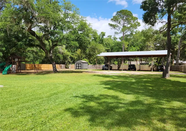 Homes for sale in Weirsdale, FL | 16189 Se 190Th Ave, Weirsdale, FL 32195 | MLS# TB8499329