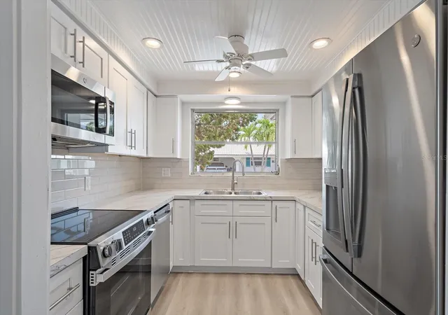 Homes for sale in Longboat Key, FL | 597 Spanish Dr N #12, Longboat Key, FL 34228 | MLS# A4690602