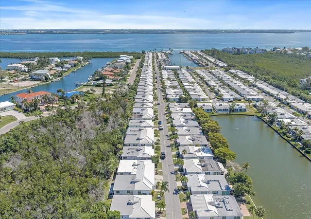 Homes for sale in Longboat Key, FL | 597 Spanish Drive, Longboat Key, FL 34228 | Houzeo