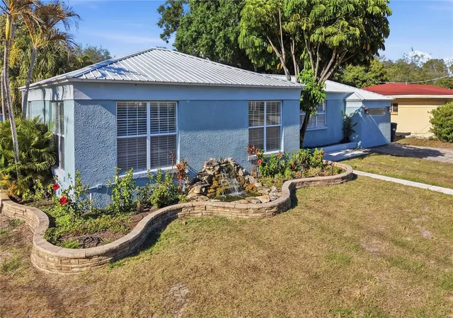 Homes for sale in Tampa, FL | 3921 W Bay To Bay Blvd, Tampa, FL 33629 | MLS# TB8499376