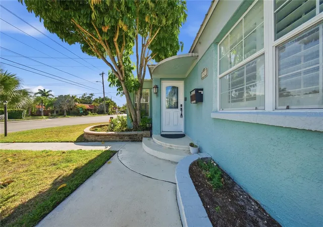 Homes for sale in Tampa, FL | 3921 W Bay To Bay Blvd, Tampa, FL 33629 | MLS# TB8499376