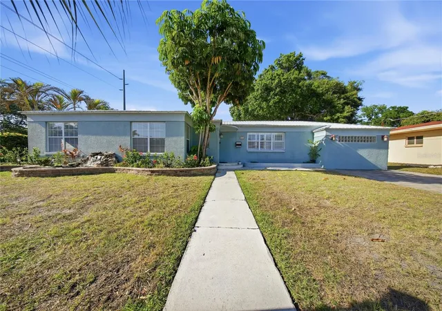 Homes for sale in Tampa, FL | 3921 W Bay To Bay Blvd, Tampa, FL 33629 | MLS# TB8499376