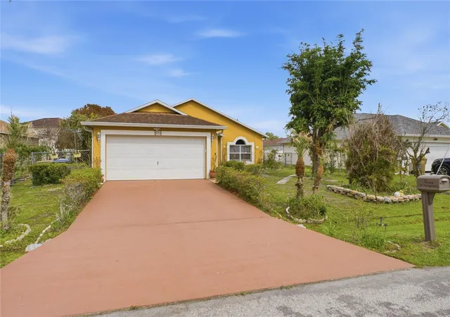 Photo 3 of Single family home for sale at 675 Basingstoke Ct, Kissimmee, FL 34758 | MLS# S5148170 | Listing updated on 2026-09-04