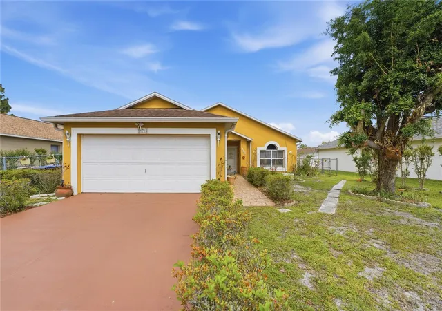 Photo 3 of Single family home for sale at 675 Basingstoke Ct, Kissimmee, FL 34758 | MLS# S5148170 | Listing updated on 2026-09-04