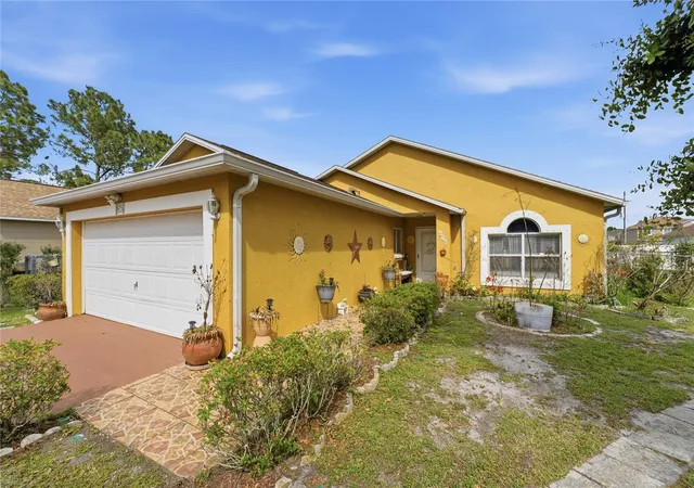Photo 4 of Single family home for sale at 675 Basingstoke Ct, Kissimmee, FL 34758 | MLS# S5148170 | Listing updated on 2026-09-04