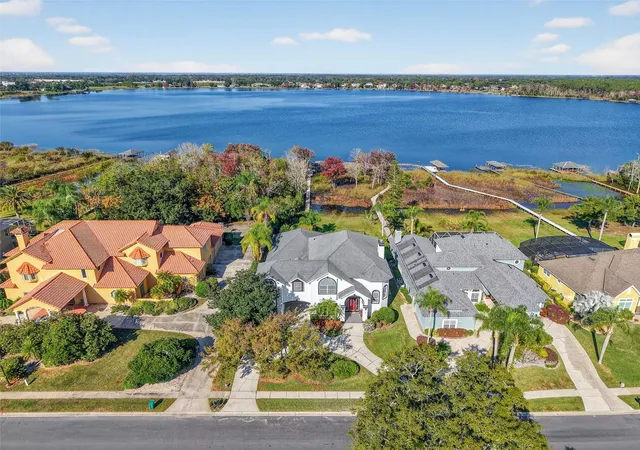 Photo 2 of Mansion for sale at 1741 Edgewater Dr, Mount Dora, FL 32757 | MLS# O6400491 | Listing updated on 2026-09-24