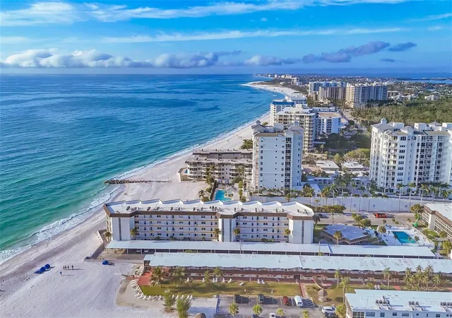 5th image of 2110 Benjamin Franklin Dr, Sarasota, FL 34236