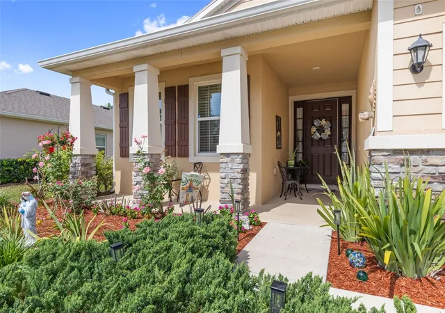 Photo 3 of Single family home for sale at 12421 Eastpointe Dr, Dade City, FL 33525 | MLS# TB8499435 | Listing updated on 2026-07-26